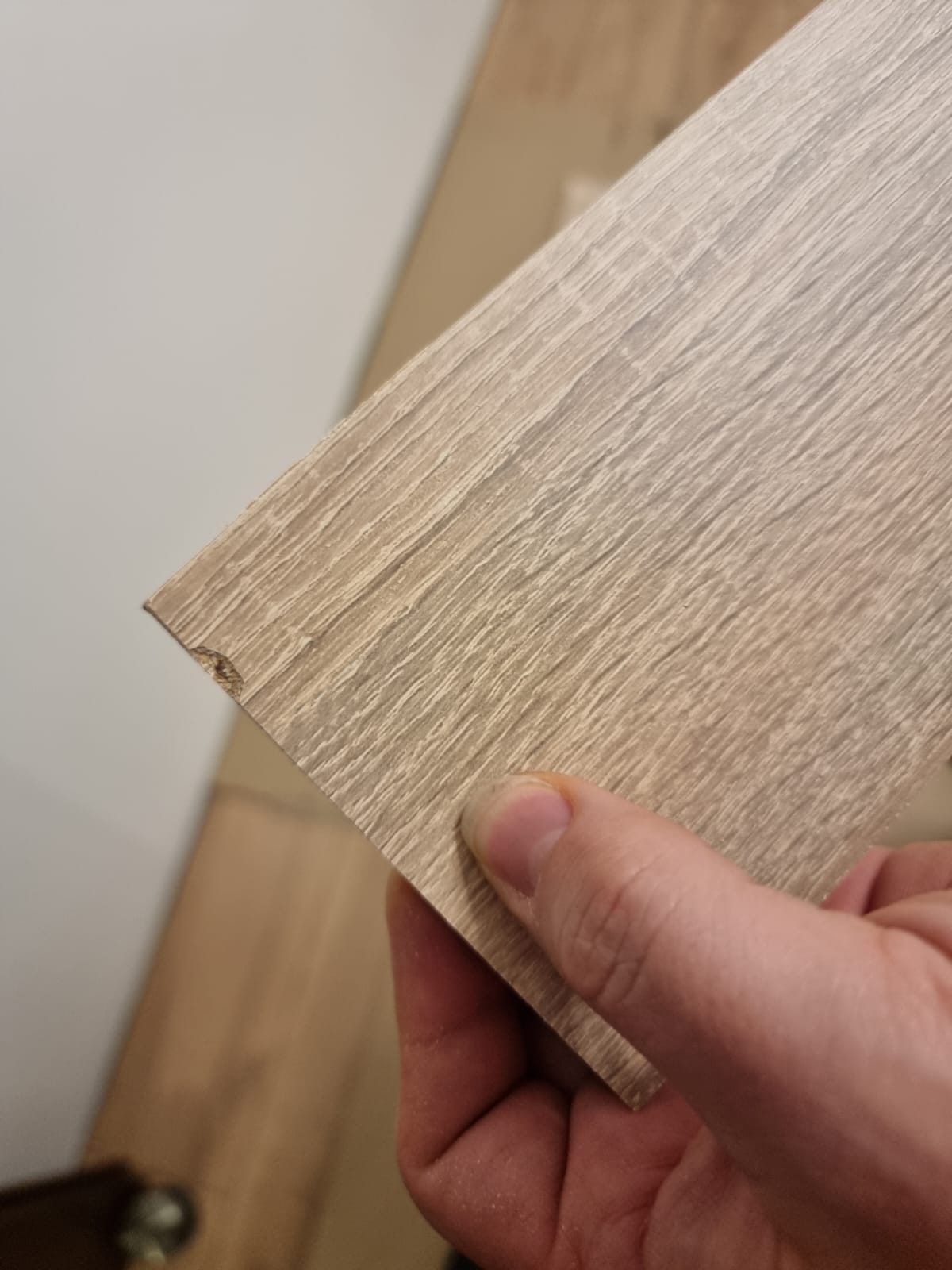 Obtłuczona krawędź nadstawki