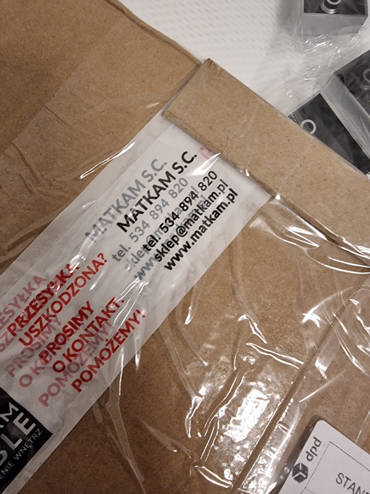 Etykieta producenta MatKam S.C. na paczce